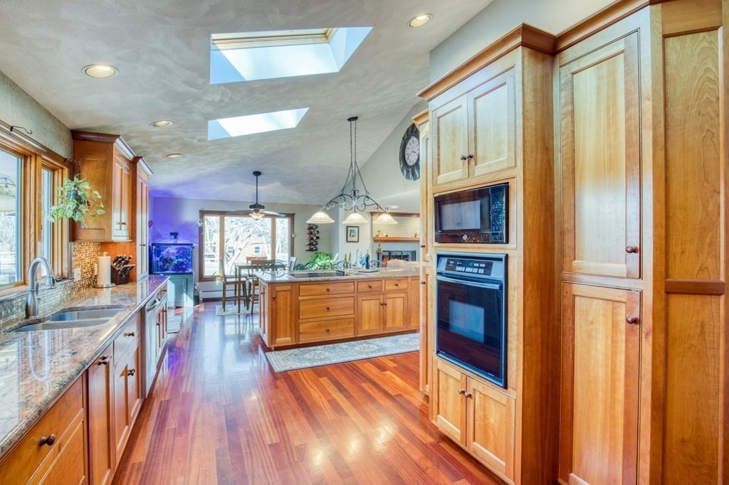 113 Bennett Road Hampden, MA 01036 - Photo 10 of 42