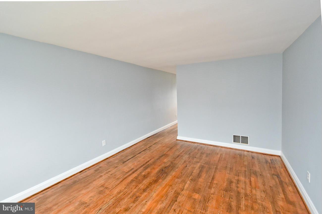4925 Greencrest Road Baltimore, MD 21206 - Photo 12 of 26 Family Room