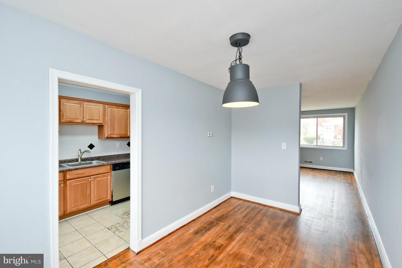 4925 Greencrest Road Baltimore, MD 21206 - Photo 14 of 26 Dining Room