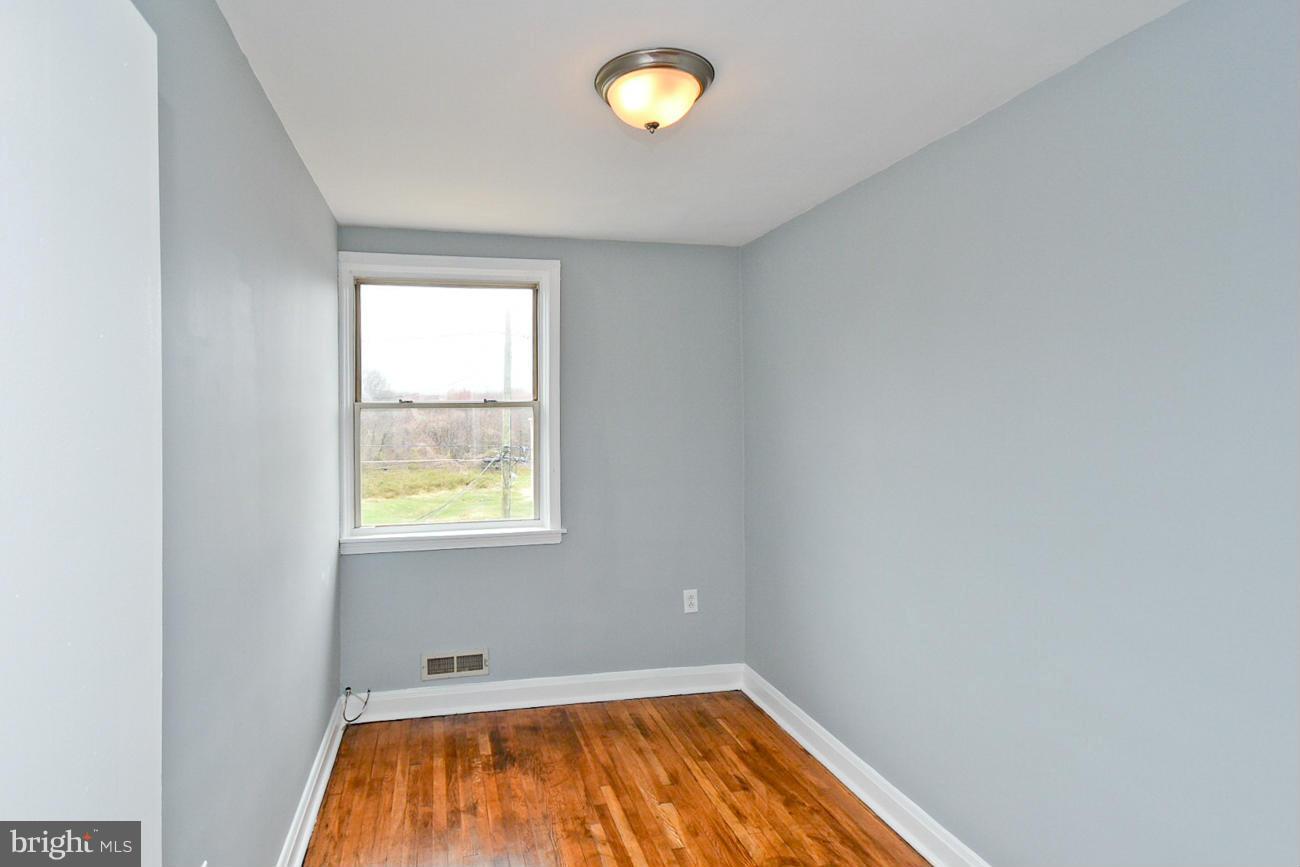 4925 Greencrest Road Baltimore, MD 21206 - Photo 18 of 26 Bedroom