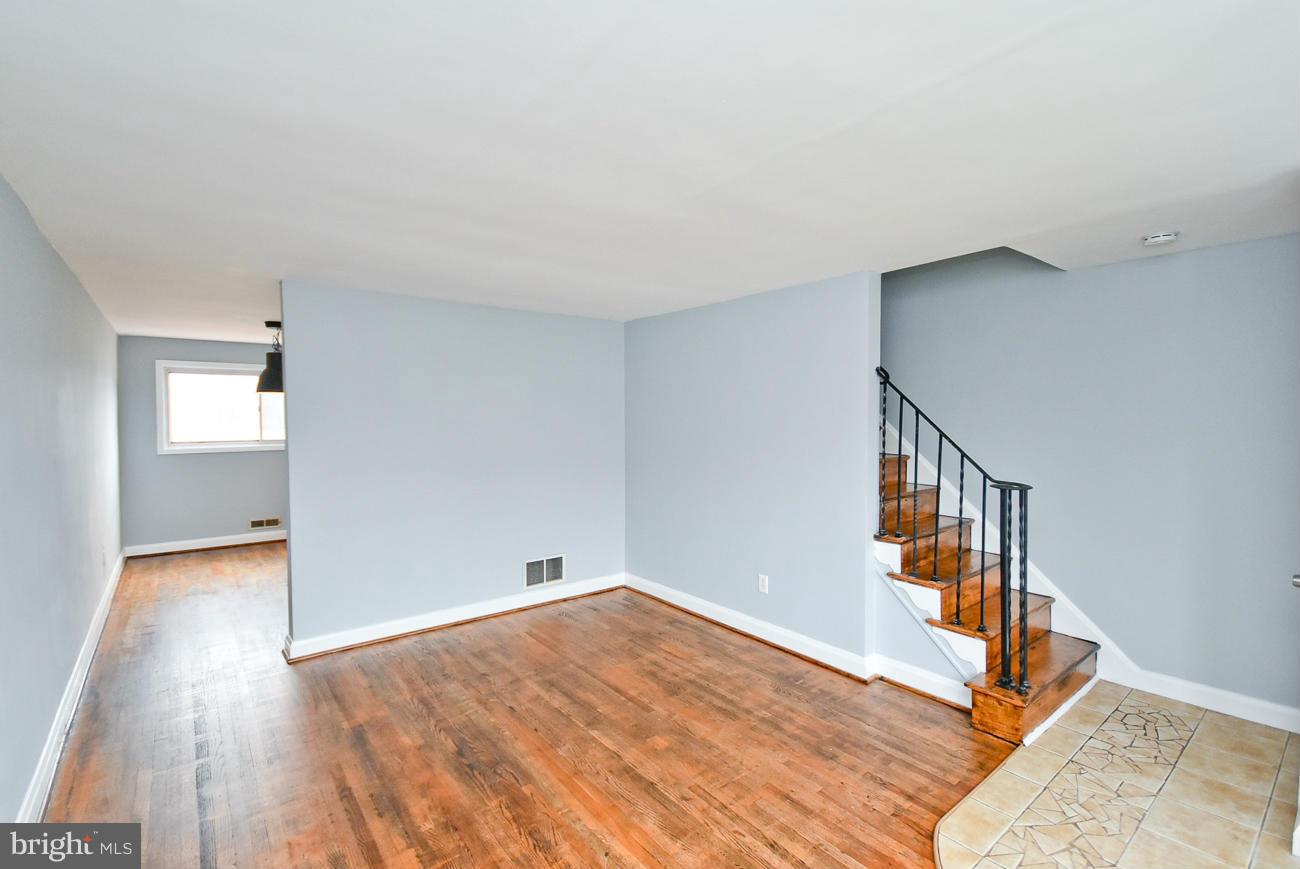 4925 Greencrest Road Baltimore, MD 21206 - Photo 9 of 26 Family Room
