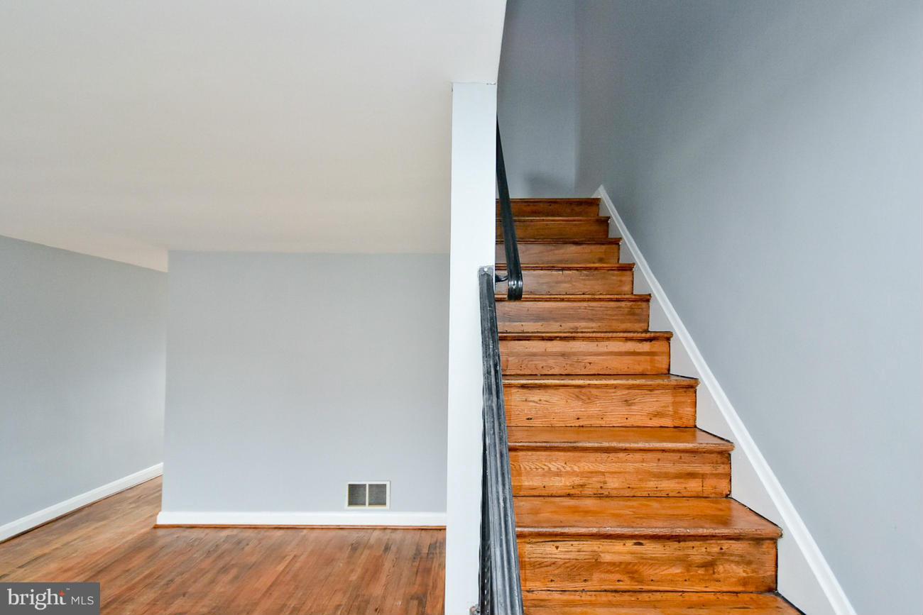 4925 Greencrest Road Baltimore, MD 21206 - Photo 10 of 26 Interior (General)
