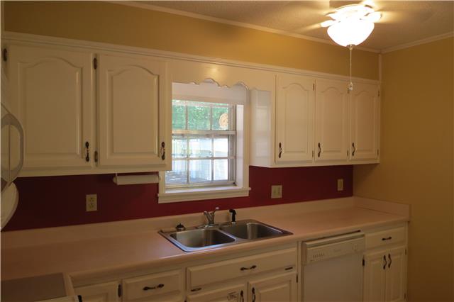 57 Butler Road Parsons, TN 38363 - Photo 3 of 19 Kitchen with window overlooking back yard 11x12