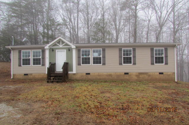 1819 Chestnut Stump Road La Follette, TN 37766 - Photo 3 of 15 IMG_7736.JPG