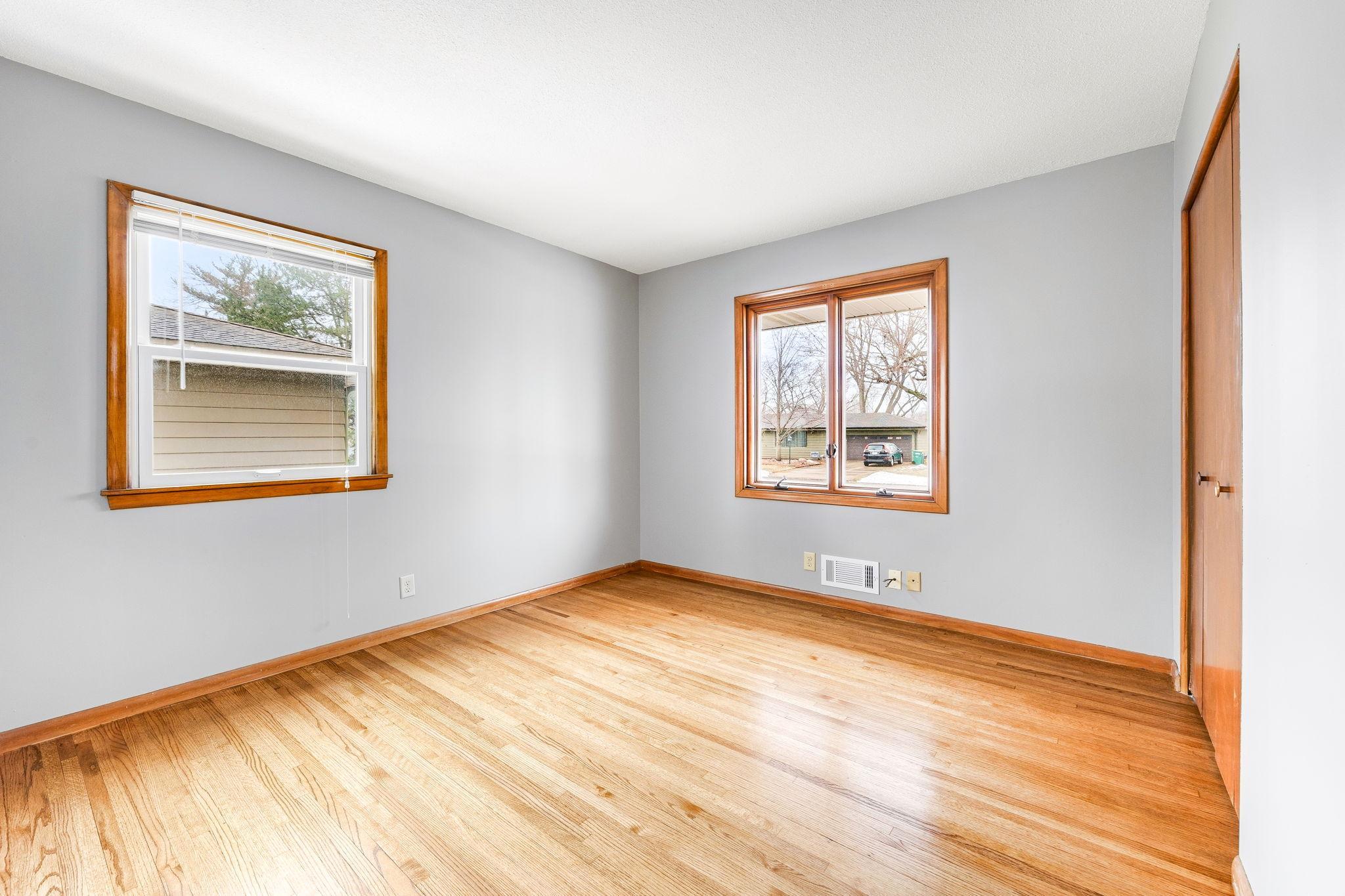 8309 Harrison Road Bloomington, MN 55437 - Photo 14 of 31