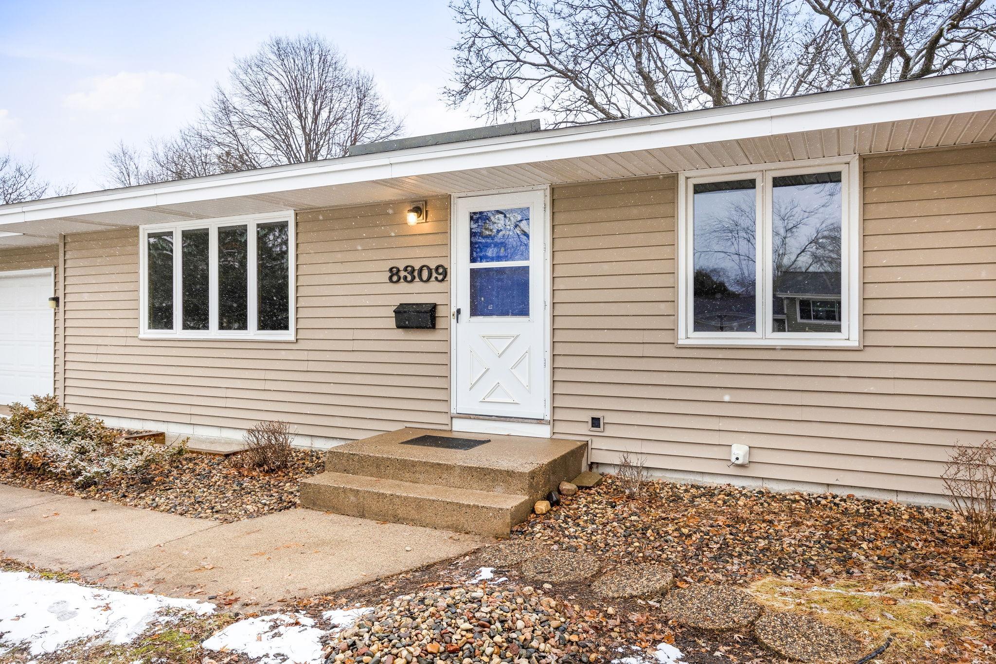 8309 Harrison Road Bloomington, MN 55437 - Photo 3 of 31