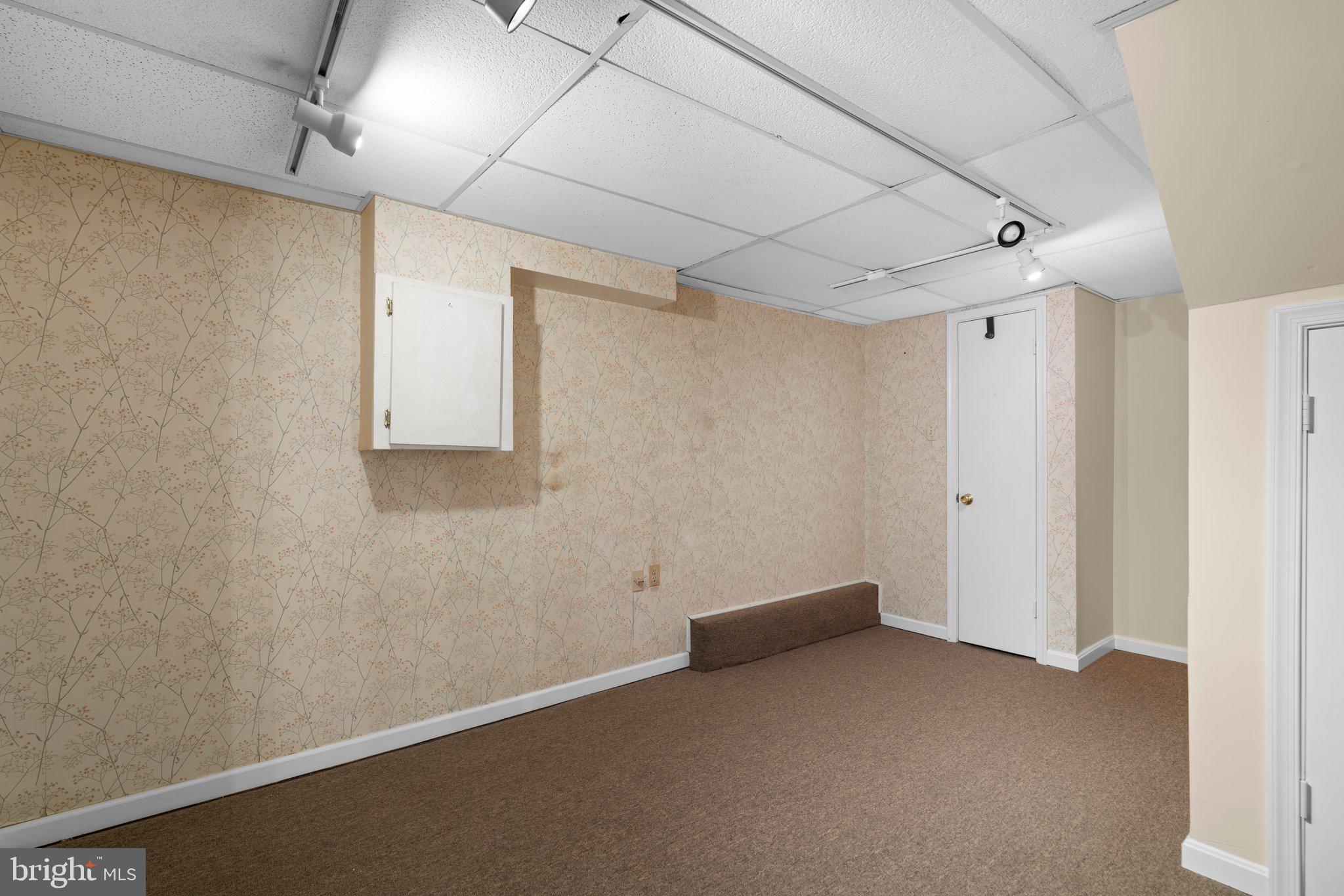 14816 Mistletoe Court Silver Spring, MD 20905 - Photo 35 of 44 a view of empty room