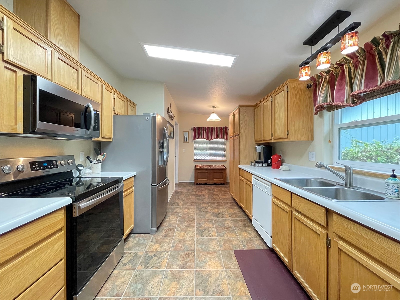 173 Rhododendron Drive Sequim, WA 98382 - Photo 11 of 40 Gallery Image 11