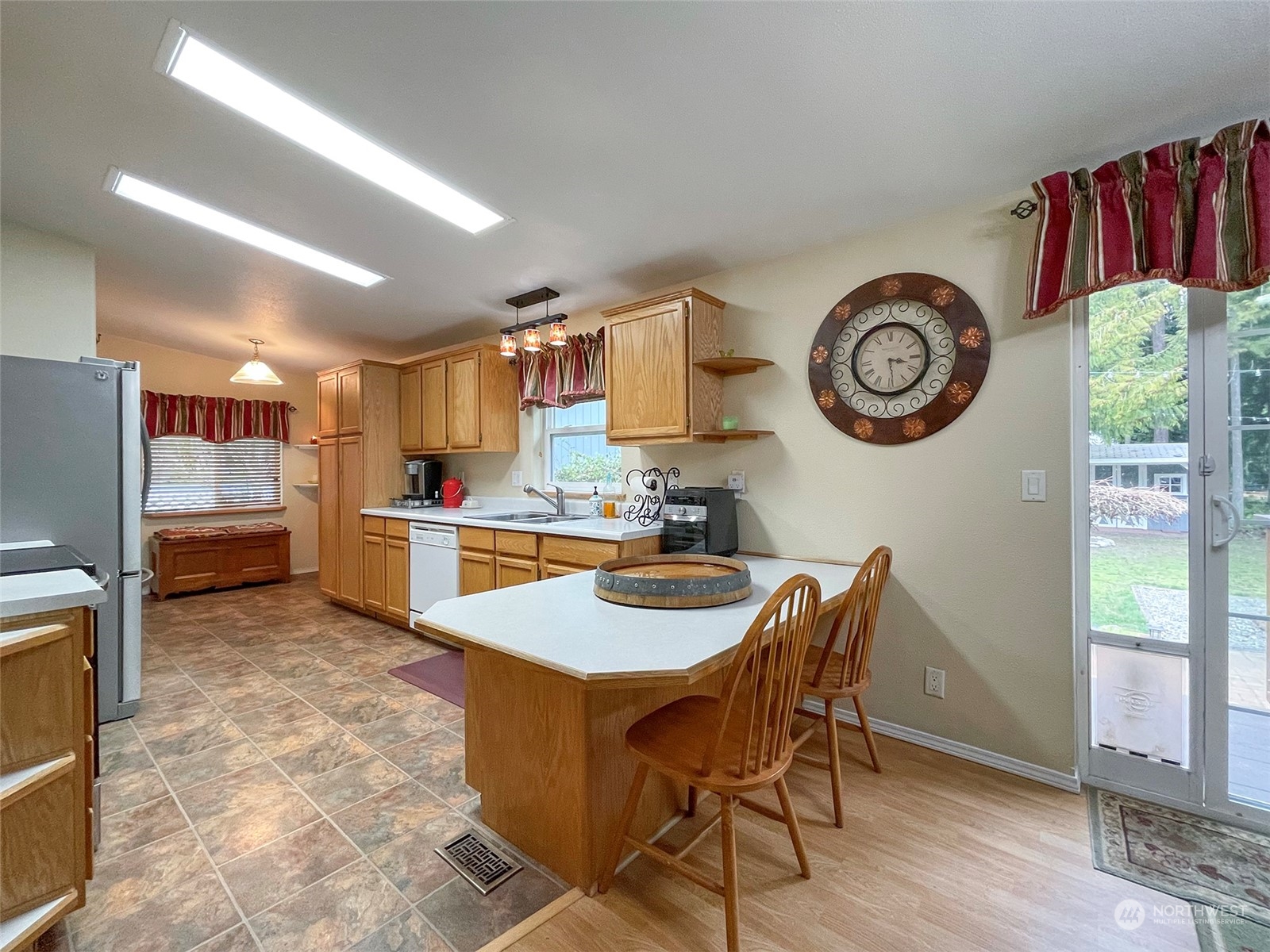 173 Rhododendron Drive Sequim, WA 98382 - Photo 10 of 40 Gallery Image 10