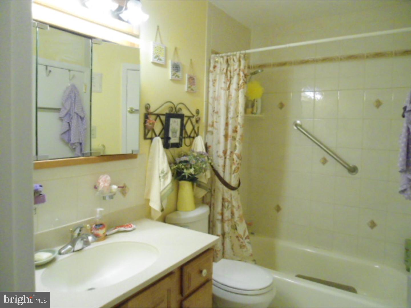 8535 Ridgeway Street Philadelphia, PA 19111 - Photo 9 of 22 Gallery Image 9