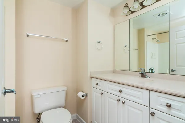 $3,200 | 3101 North Hampton Drive, Unit 1618, Alexandria, VA 22302