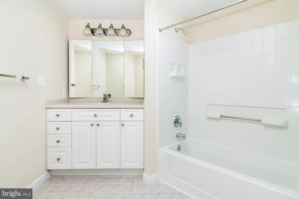 $3,200 | 3101 North Hampton Drive, Unit 1618, Alexandria, VA 22302