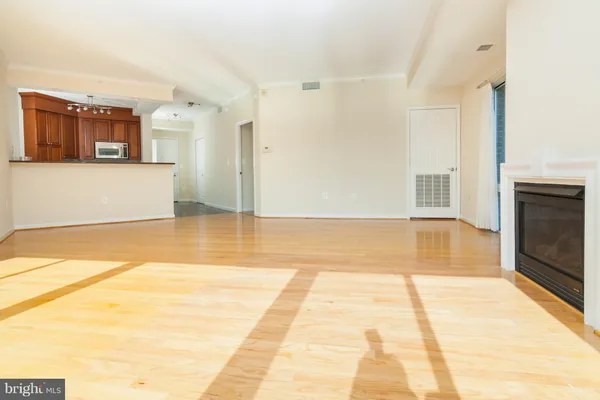 $3,200 | 3101 North Hampton Drive, Unit 1618, Alexandria, VA 22302