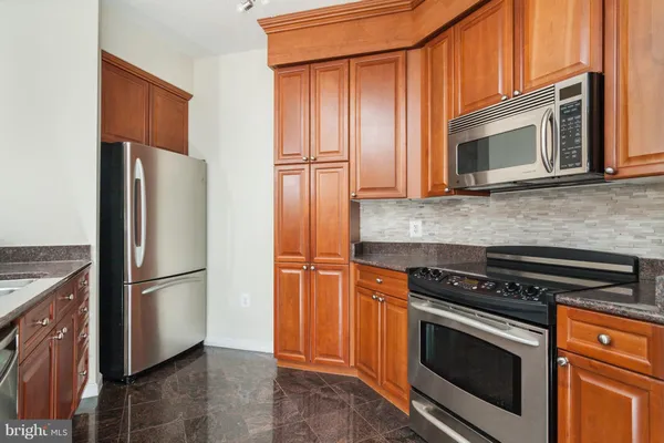 $3,200 | 3101 North Hampton Drive, Unit 1618, Alexandria, VA 22302