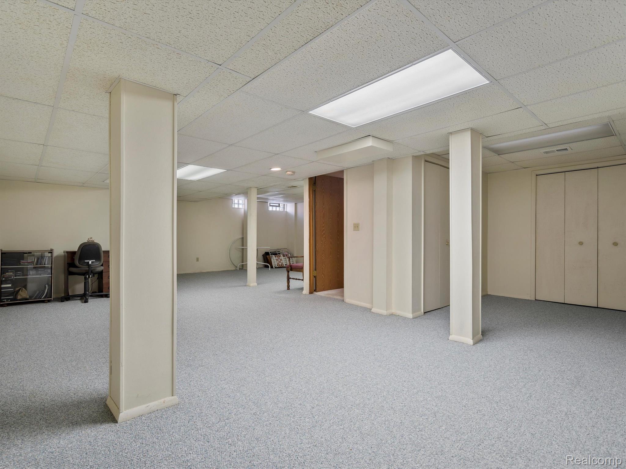 814 Ten Point Drive Rochester, MI 48309 - Photo 22 of 30 Extra living space in finished basement