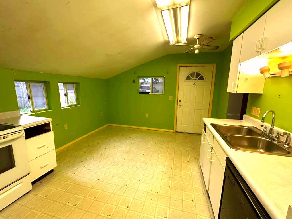 313 McNaughton Street Rochester, NY 14606 - Photo 8 of 15