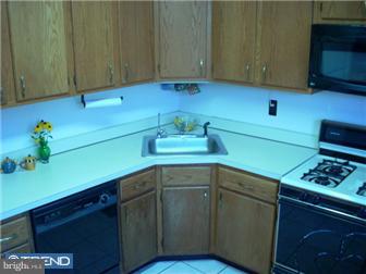 45 Geraldine Road East Windsor, NJ 08520 - Photo 6 of 11 Kitchen