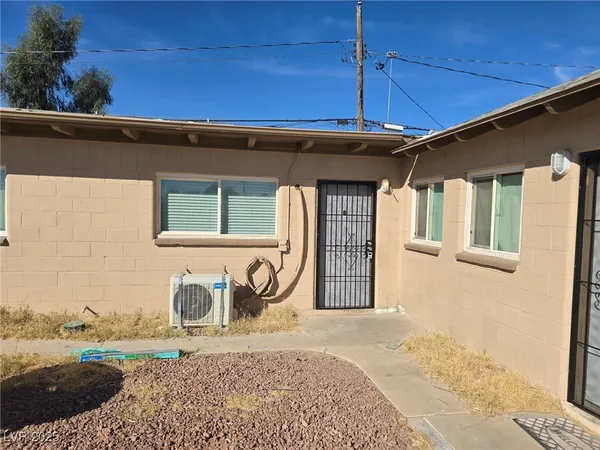 $1,300 | 1911 Princeton Street, Unit B, North Las Vegas, NV 89030