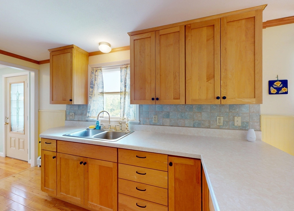 63 Adams Road Williamsburg, MA 01039 - Photo 8 of 34