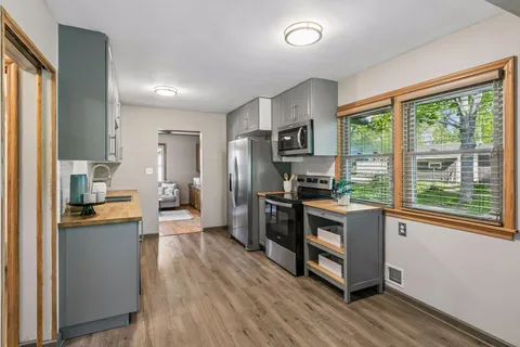 $345,000 | 1901 Malvern Street, St. Paul, MN 55113