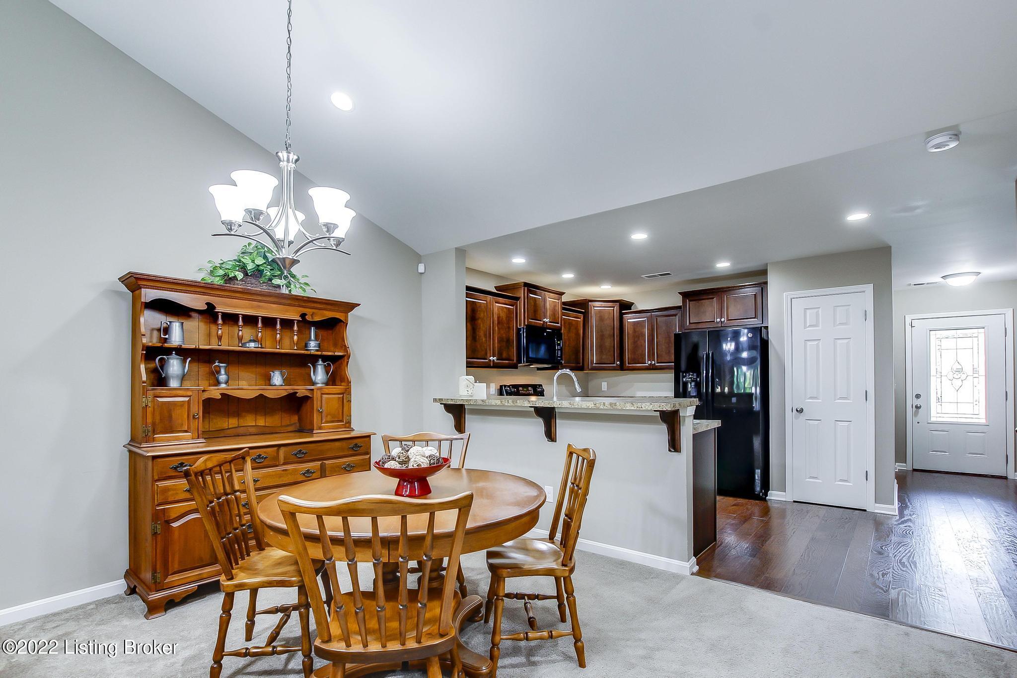 6525 Renate Road Louisville, KY 40291 - Photo 9 of 37 6525_RenateRd_40291_108