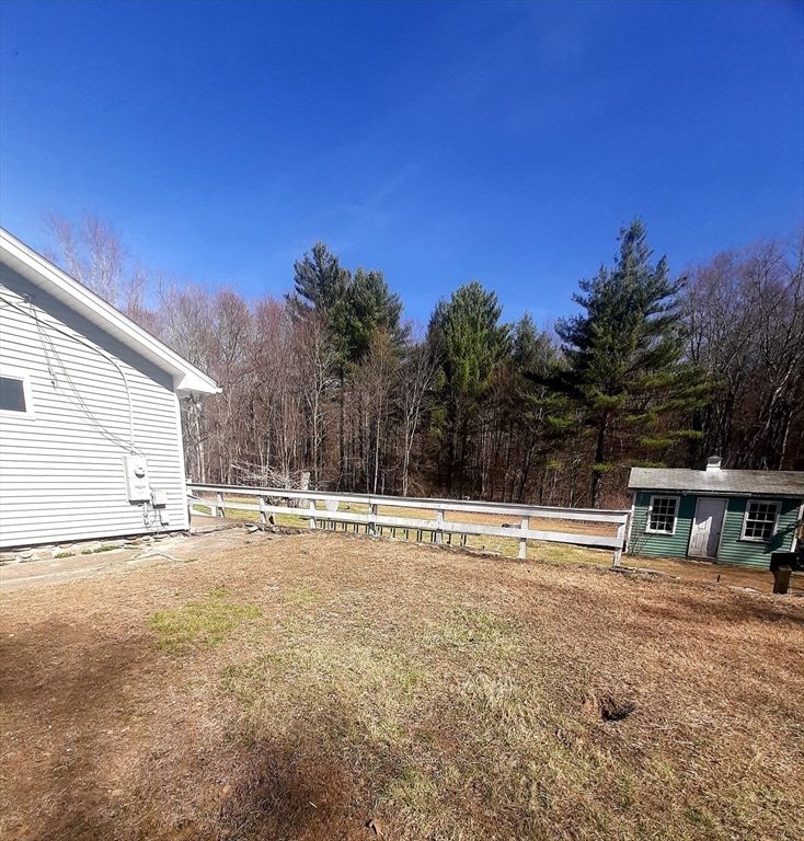 76 Hall Road Sturbridge, MA 01566 - Photo 5 of 21