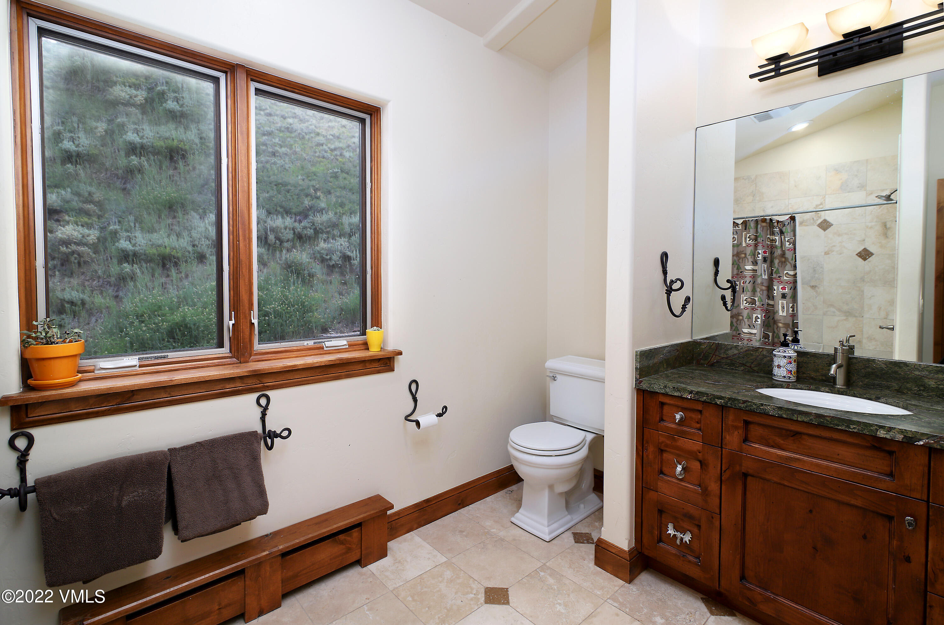 5786 Wildridge Road, Unit B Avon, CO 81620 - Photo 17 of 34 5786_wildridge_bath_3