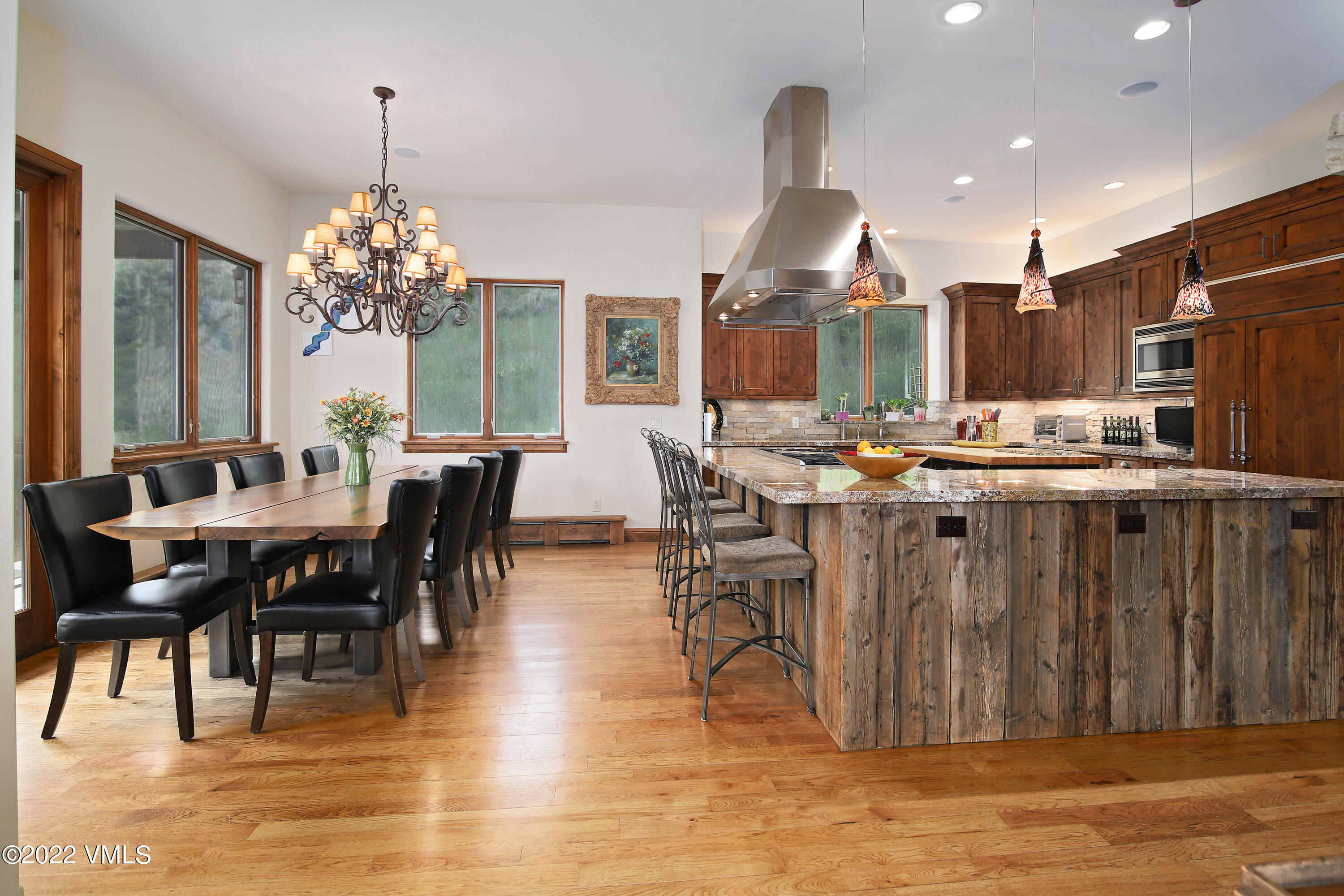 5786 Wildridge Road, Unit B Avon, CO 81620 - Photo 8 of 34 5786_wildridge_dining_kitchen