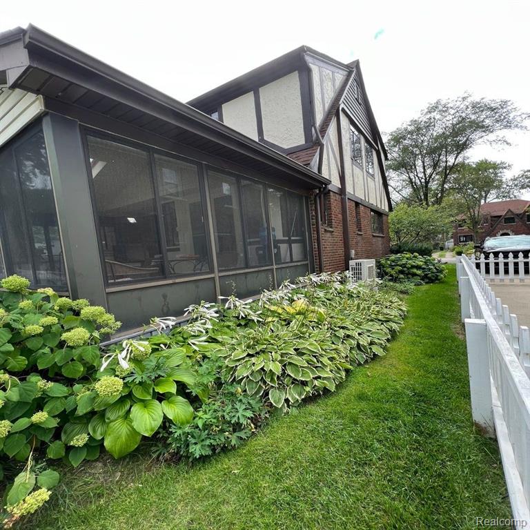 262 Fisher Road Grosse Pointe Farms, MI 48230 - Photo 38 of 47