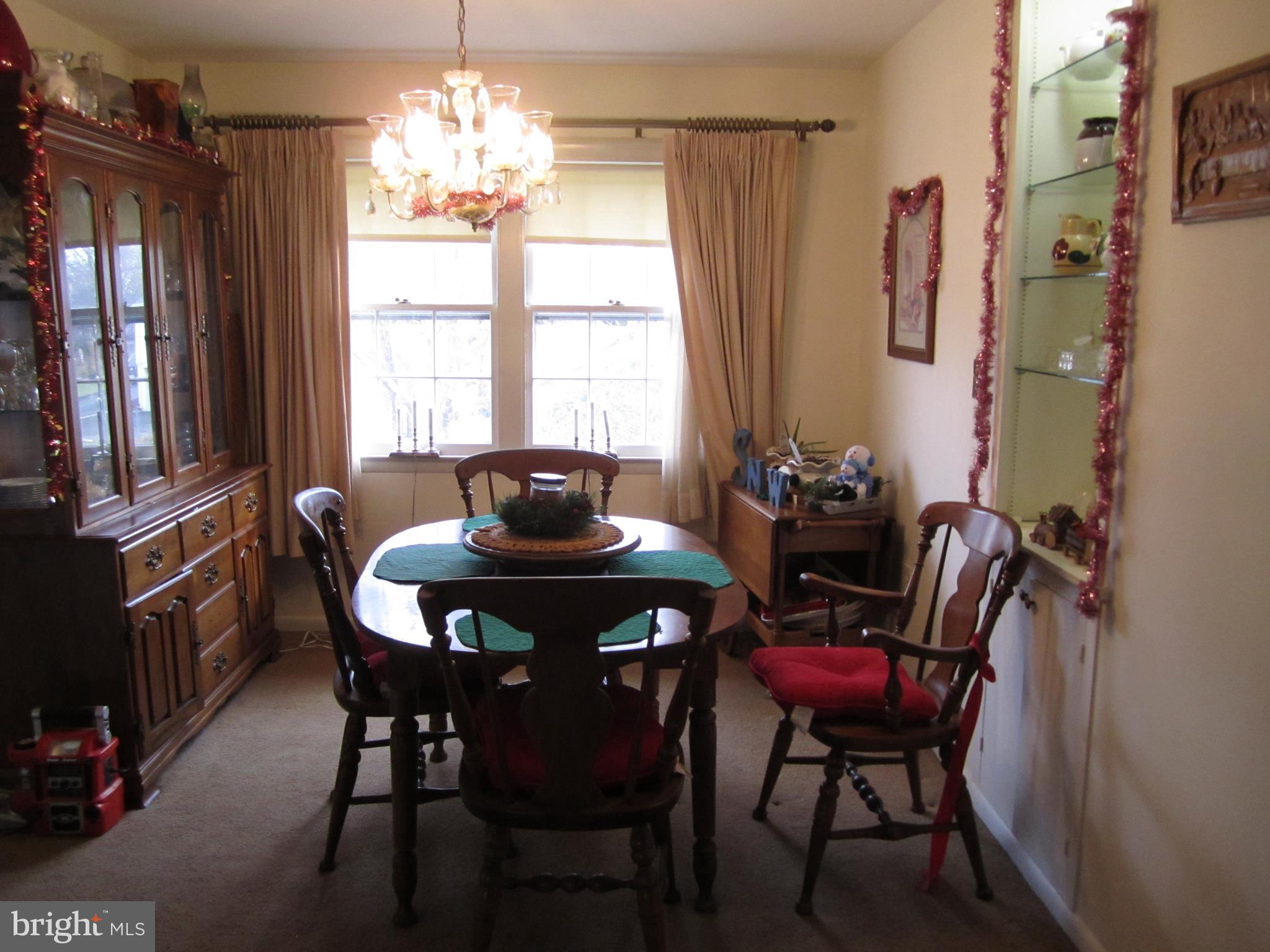 423 Paradise Road Aberdeen, MD 21001 - Photo 3 of 39 Dining room is bright and airy