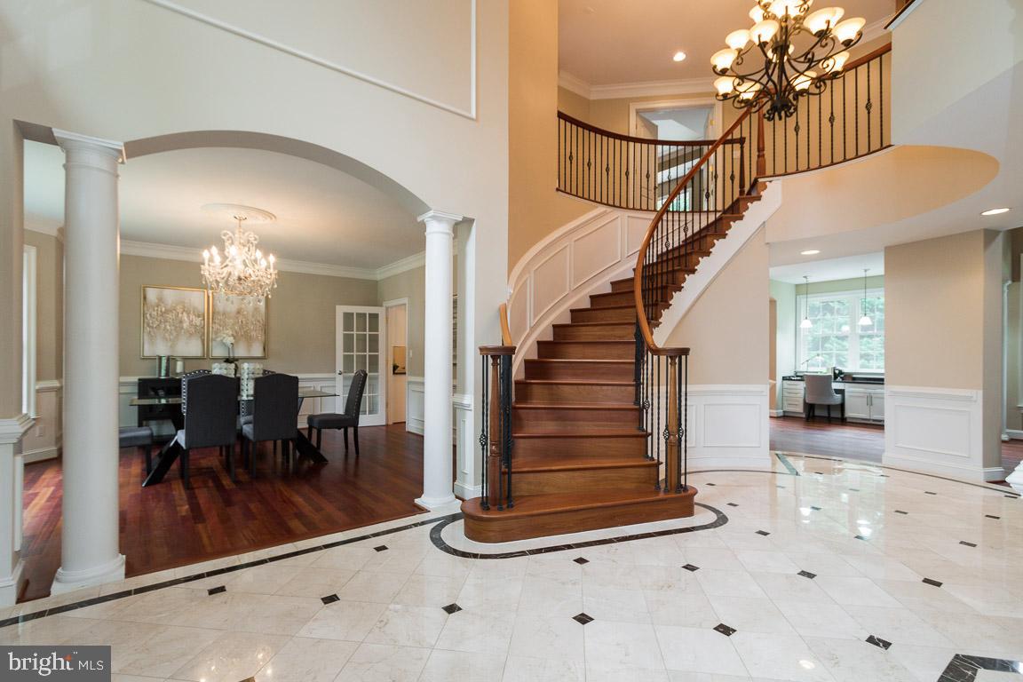 313 Adahi Road Southeast Vienna, VA 22180 - Photo 6 of 82 Gallery Image 6