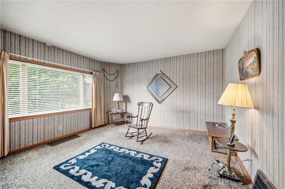 403 Barrett Road Berea, OH 44017 - Photo 4 of 22 Living room