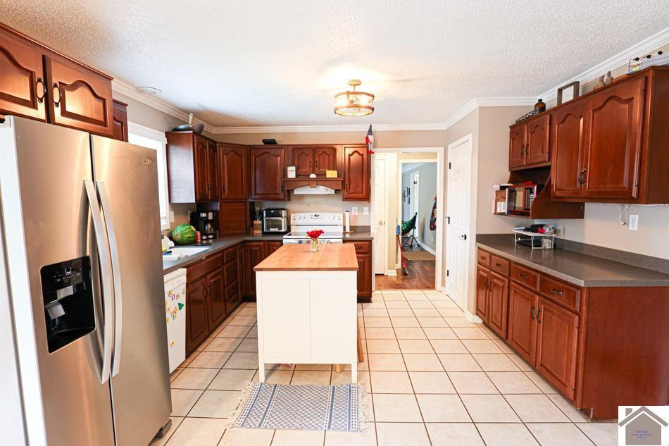 3765 Clinton Road Paducah, KY 42001 - Photo 10 of 34 Kitchen