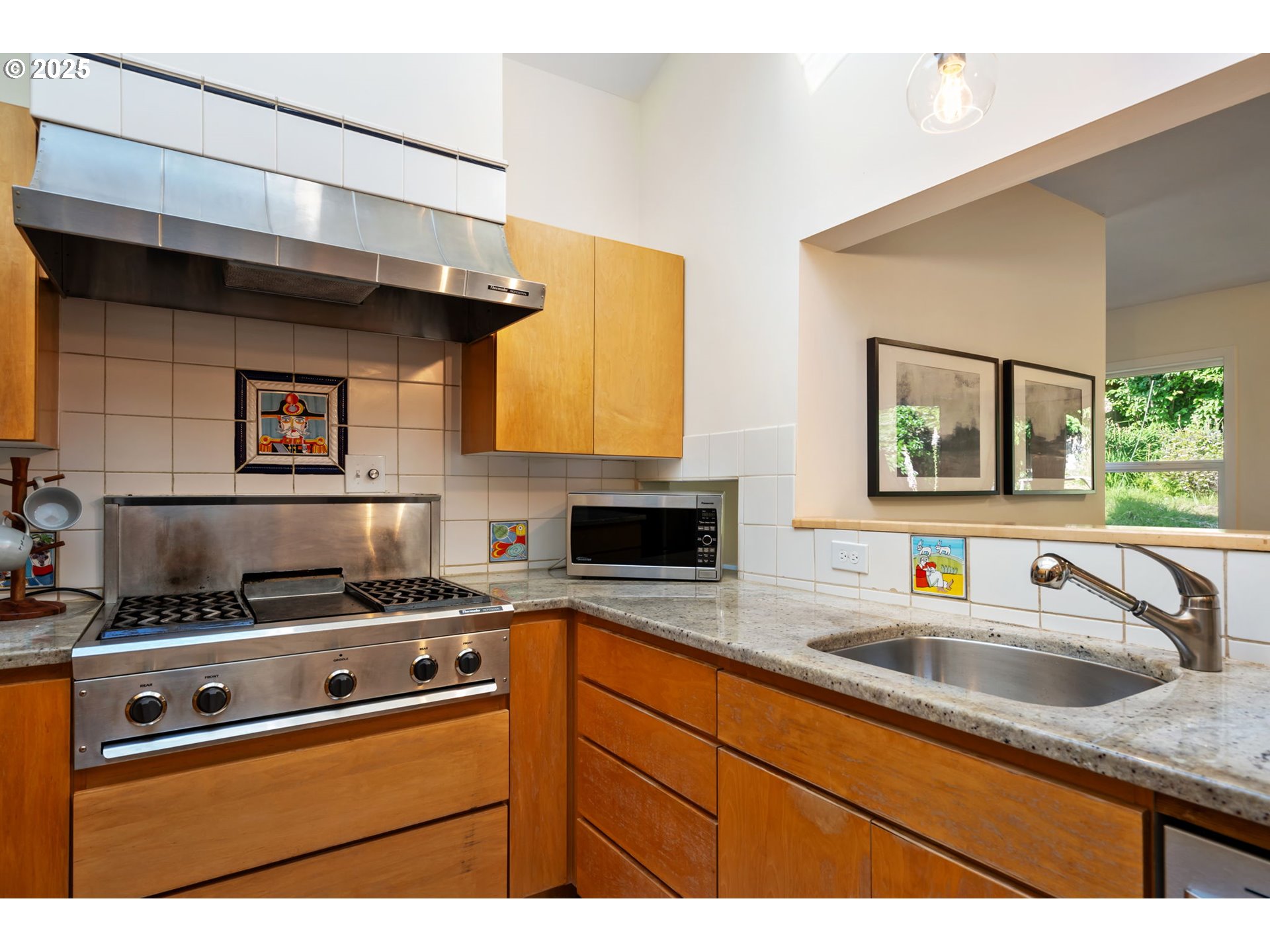 2941 Southwest Moss Street Portland, OR 97219 - Photo 13 of 39 Gallery Image 13