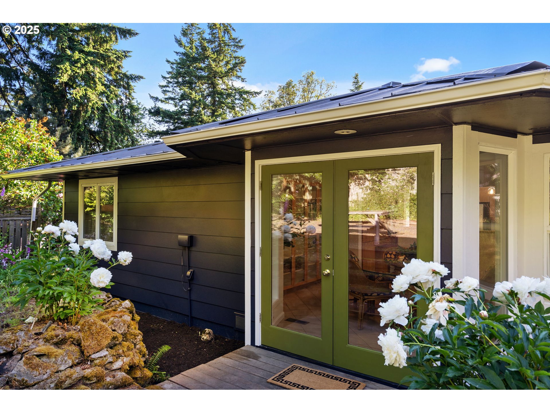 2941 Southwest Moss Street Portland, OR 97219 - Photo 31 of 39 Gallery Image 31