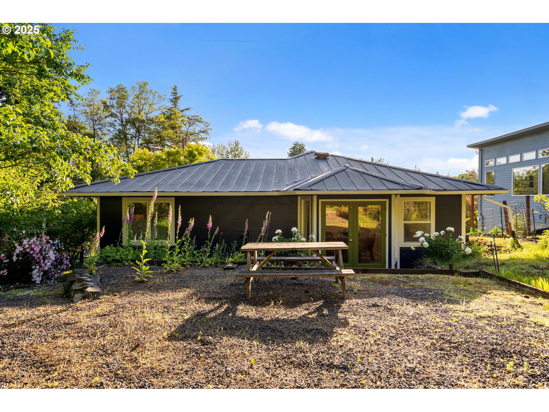 2941 Southwest Moss Street Portland, OR 97219 - Photo 33 of 39 Gallery Image 33