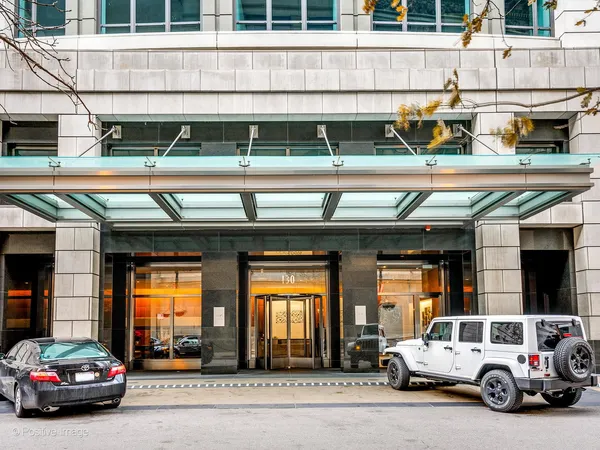 $675,000 | 130 North Garland Court, Unit 1701, Chicago, IL 60602