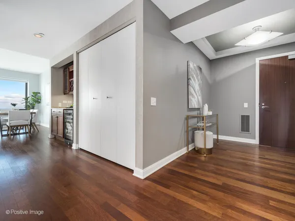 $675,000 | 130 North Garland Court, Unit 1701, Chicago, IL 60602