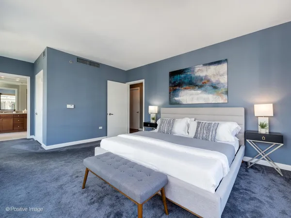 $675,000 | 130 North Garland Court, Unit 1701, Chicago, IL 60602