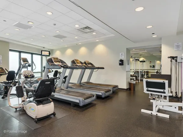 $675,000 | 130 North Garland Court, Unit 1701, Chicago, IL 60602
