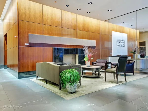 $675,000 | 130 North Garland Court, Unit 1701, Chicago, IL 60602