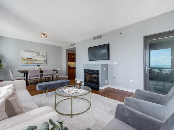 $675,000 | 130 North Garland Court, Unit 1701, Chicago, IL 60602