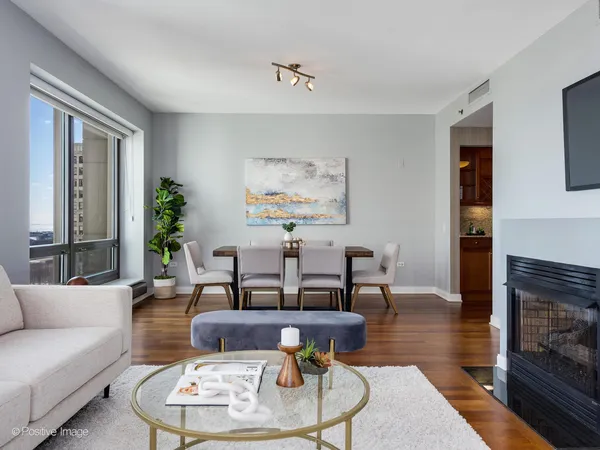 $675,000 | 130 North Garland Court, Unit 1701, Chicago, IL 60602
