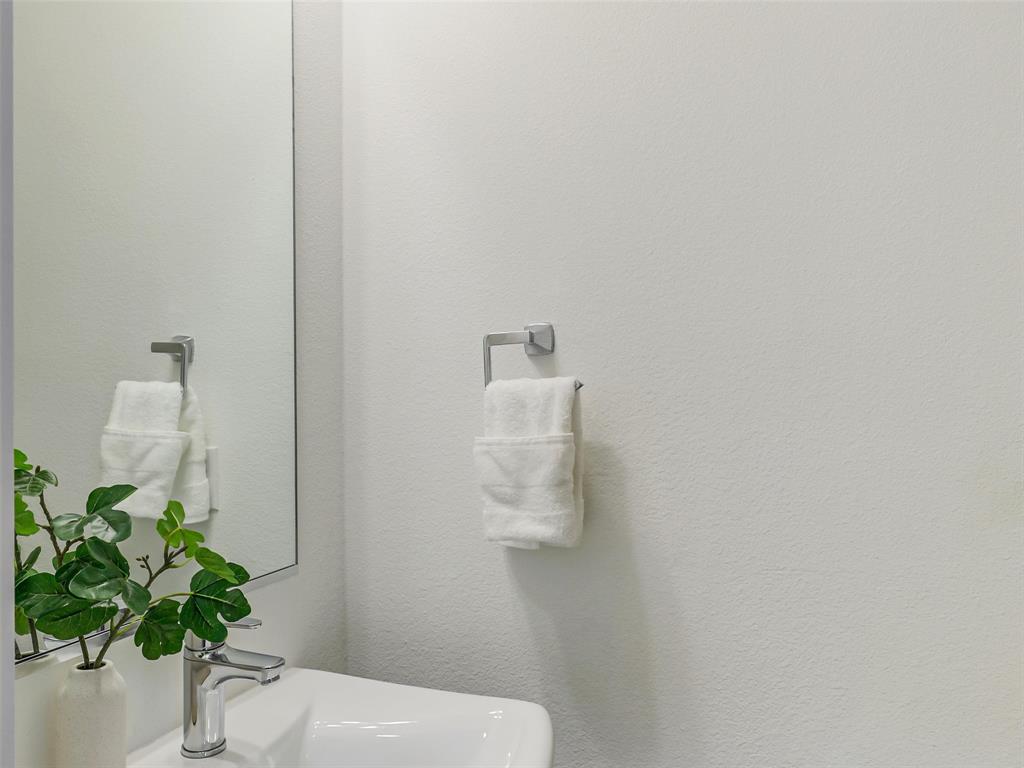 7331 Rubio Place Dallas, TX 75235 - Photo 12 of 26