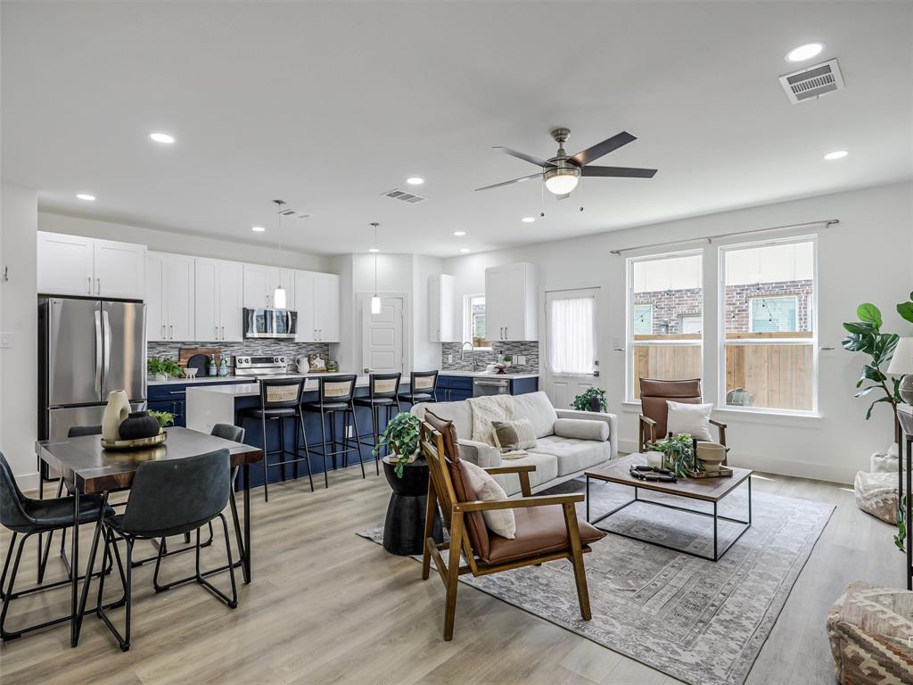 7331 Rubio Place Dallas, TX 75235 - Photo 3 of 26