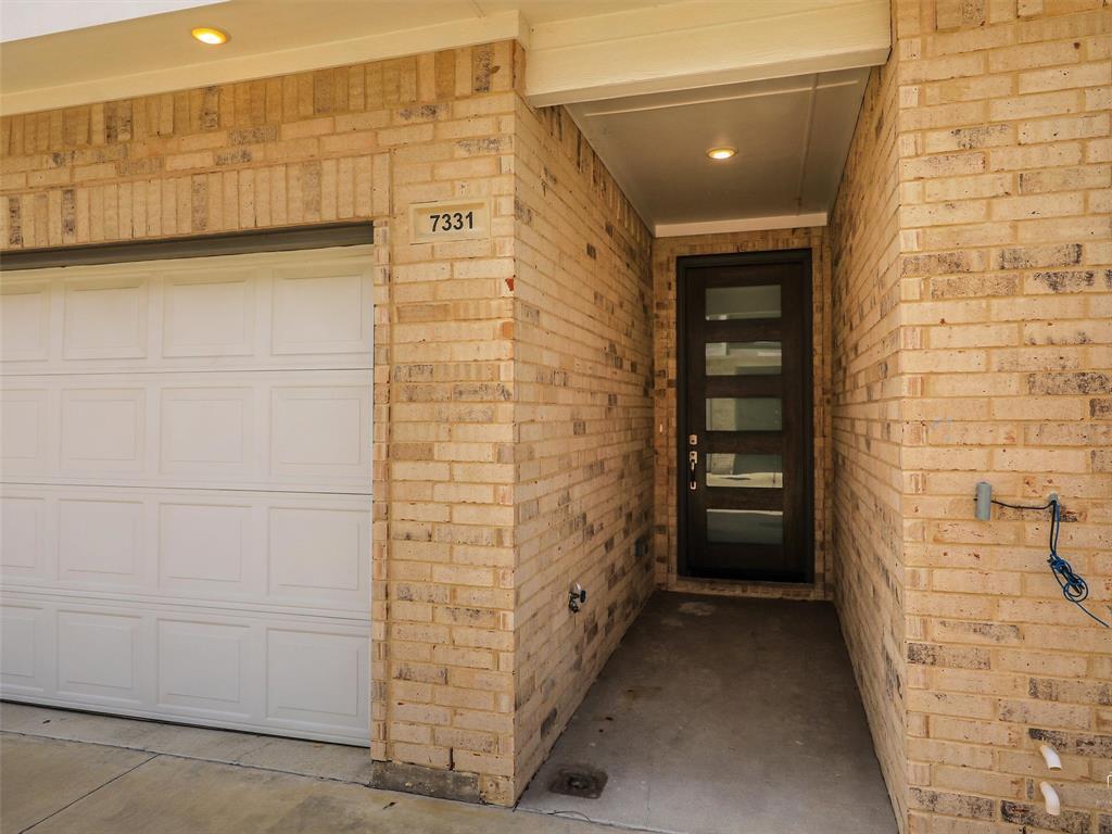 7331 Rubio Place Dallas, TX 75235 - Photo 5 of 26
