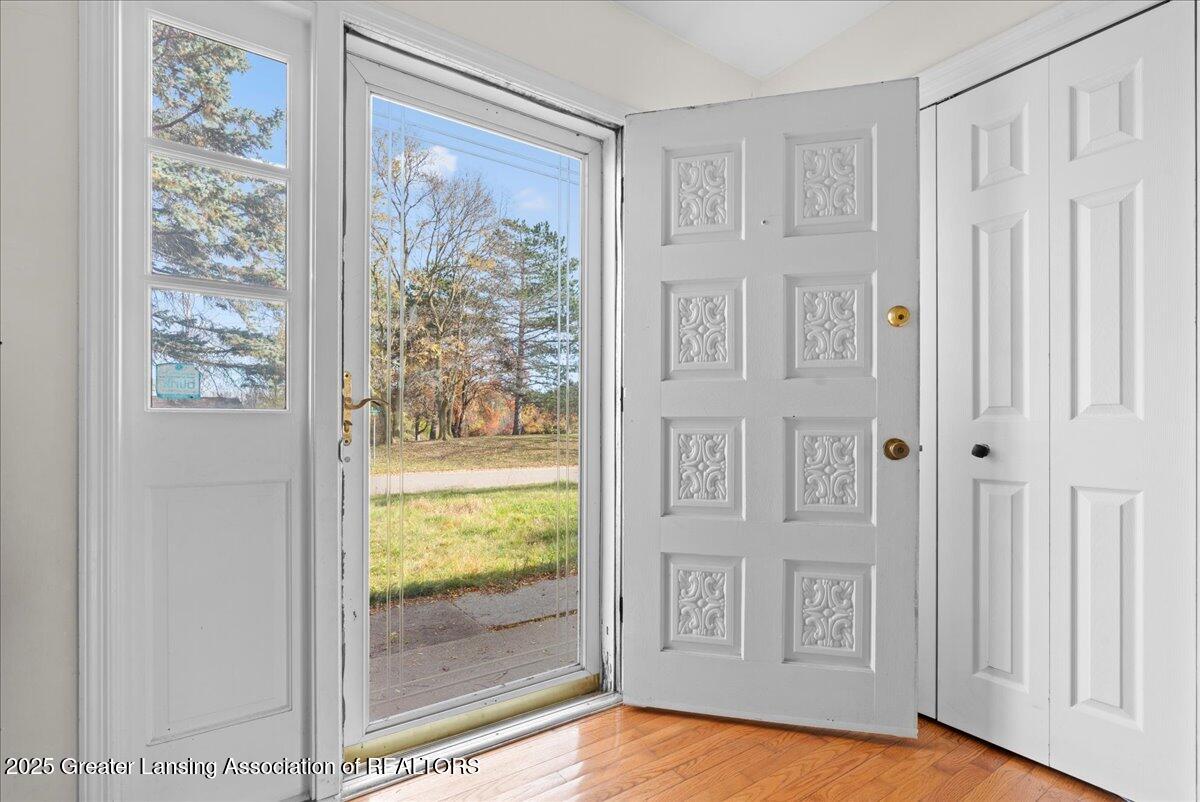 5201 Greenbriar Road Lansing, MI 48917 - Photo 4 of 30 05-Media Jett - 01