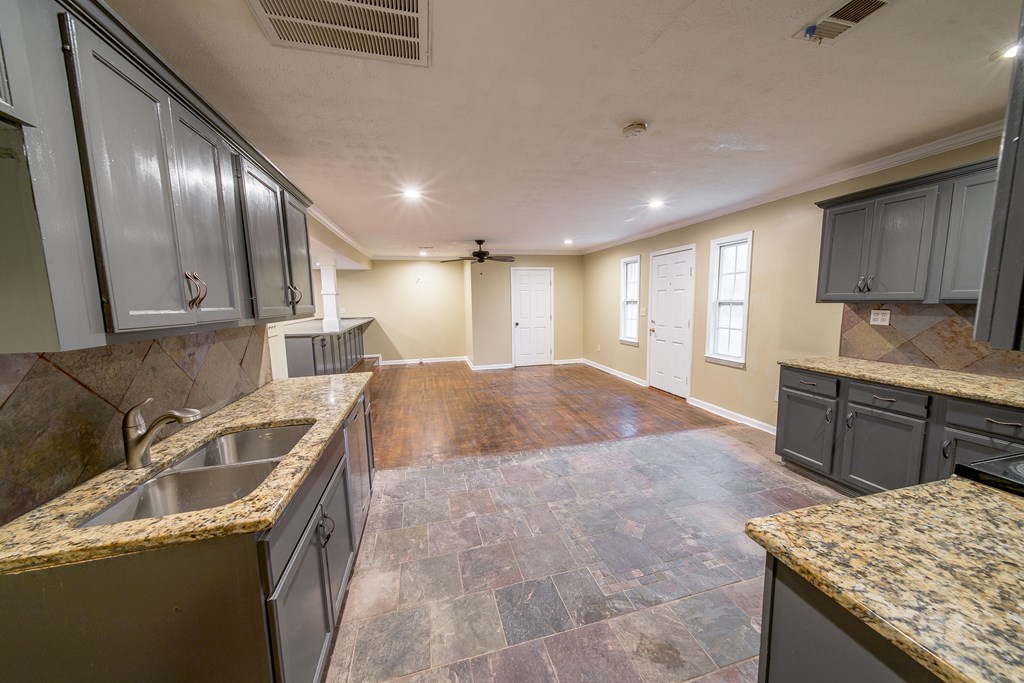 112 Whitetail Road Seale, AL 36875 - Photo 11 of 50