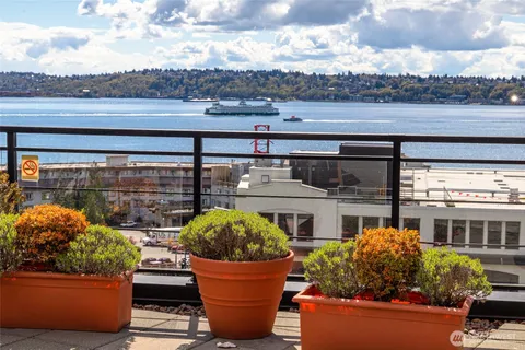 $397,000 | 2607 Western Avenue, Unit 452, Seattle, WA 98121