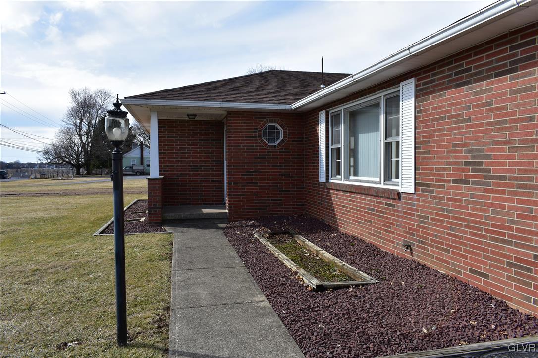 612 Newlins Road East Easton, PA 18040 - Photo 3 of 43 Gallery Image 3